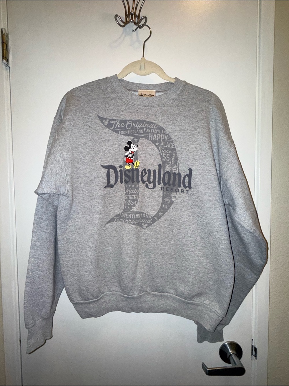 Disneyland Crewneck Sweatshirt - UNISEX MEDIUM